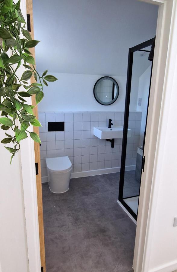 Town Location - 5 Min Walk To Beach - Dog Friendly Newquay  Exterior photo