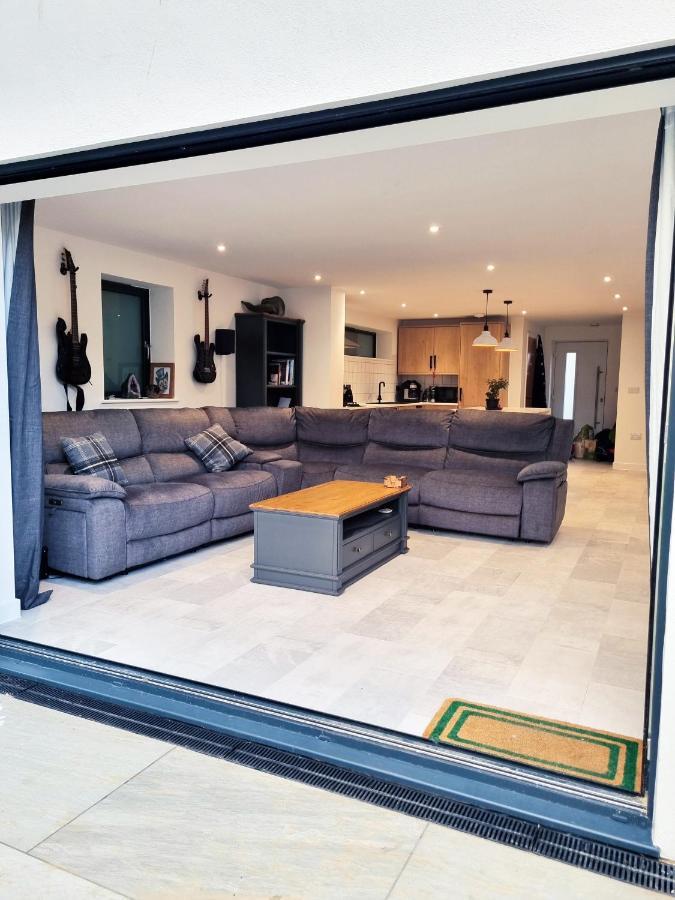 Town Location - 5 Min Walk To Beach - Dog Friendly Newquay  Exterior photo
